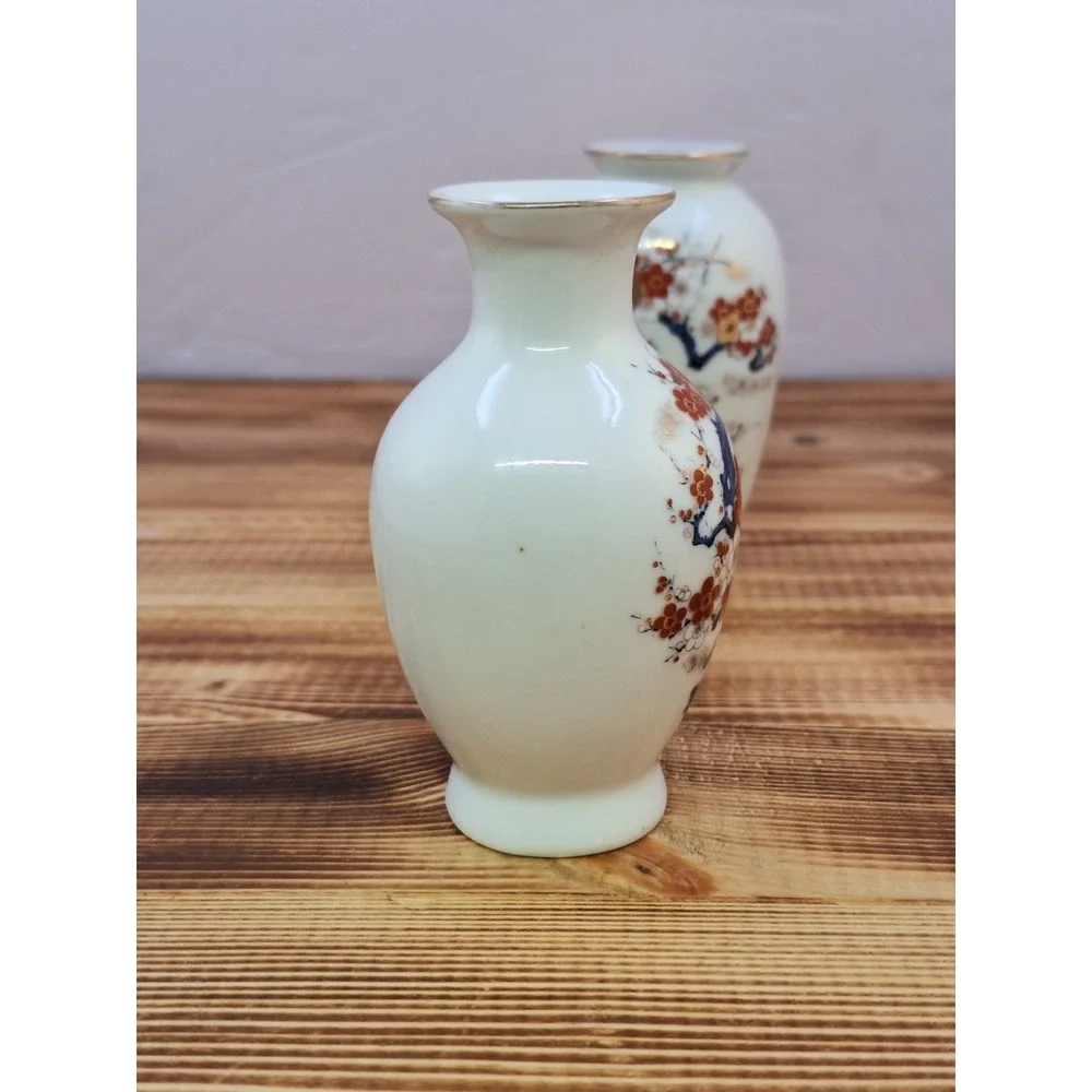 2 Japanese Porcelain 4